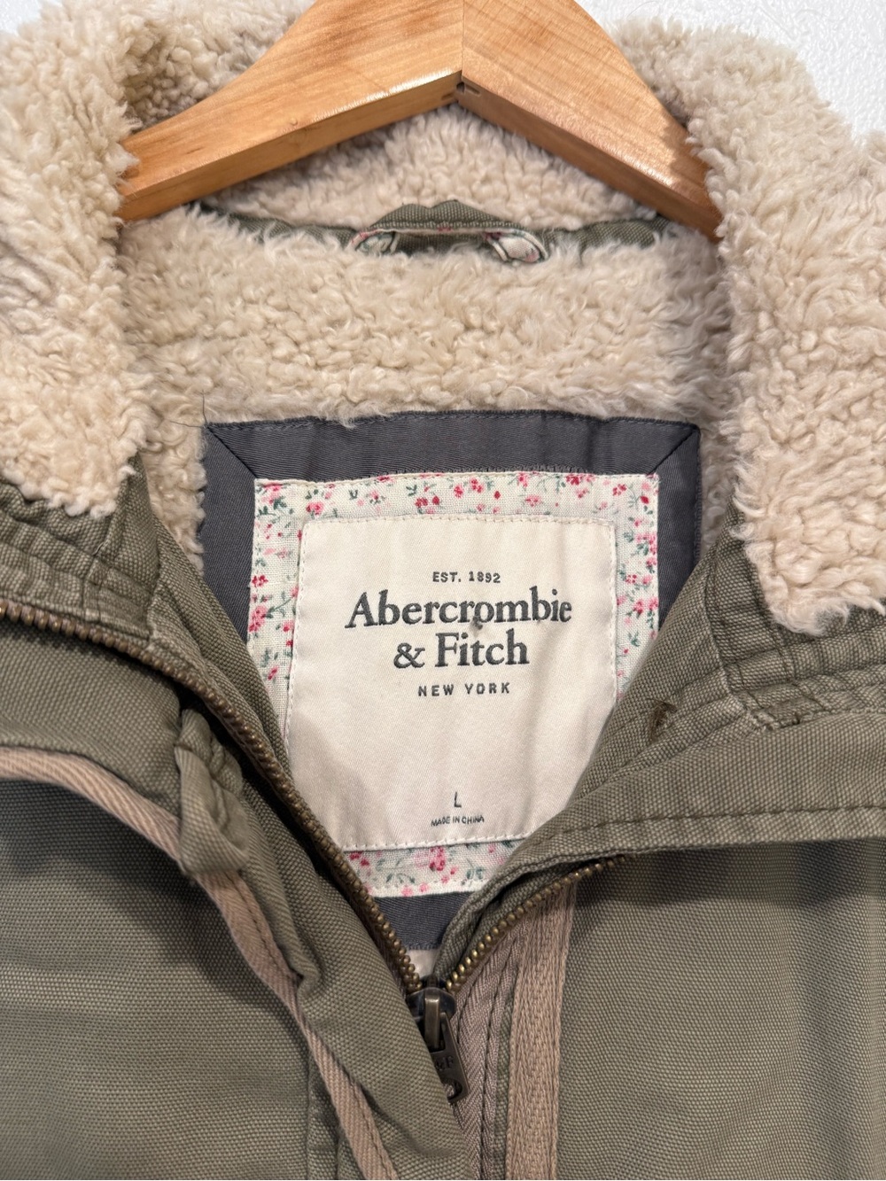 Abercrombie & Fitch Vintage Y2K Olive Utility Jacket with Fur Hood - Picture 2 of 14